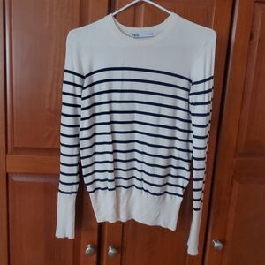 Zara Women's Striped Crewneck Sweater - Cream and Black
